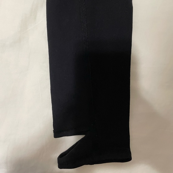 Alo yoga leggings with mesh detail and heel strap - Picture 2 of 4